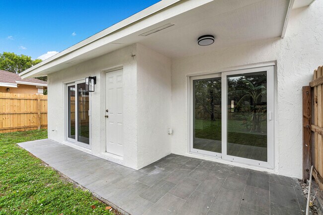 Building Photo - 1303 White Pine Dr