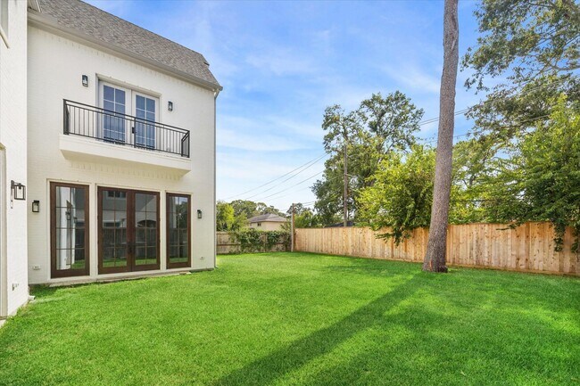 Building Photo - 7203 Tickner St