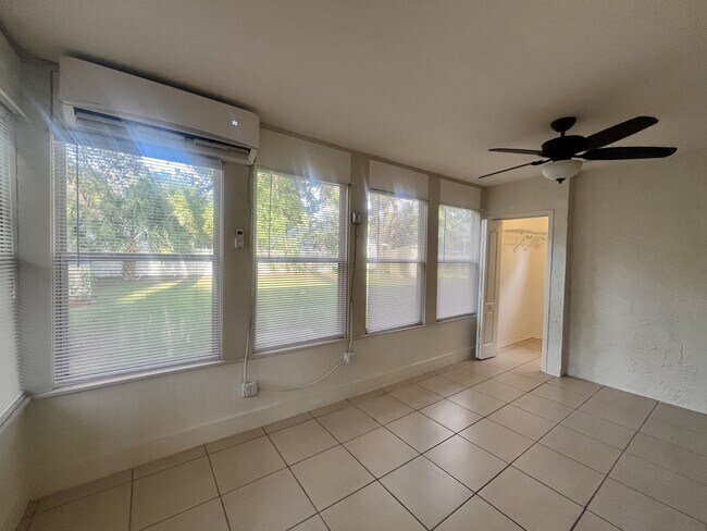 Building Photo - 705 Bayou Ave