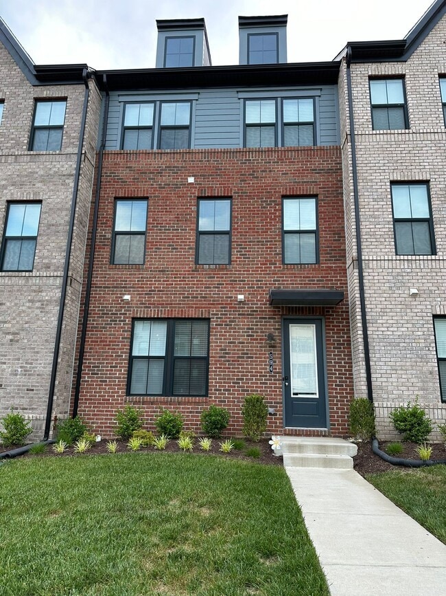 Building Photo - 594 Hazel Dr