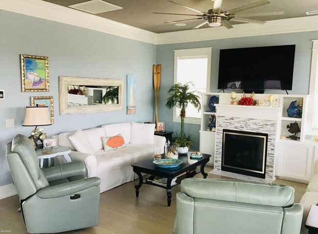 Building Photo - FURNISHED BEACH HOME  WITH UNOBSTRUCTED VI...