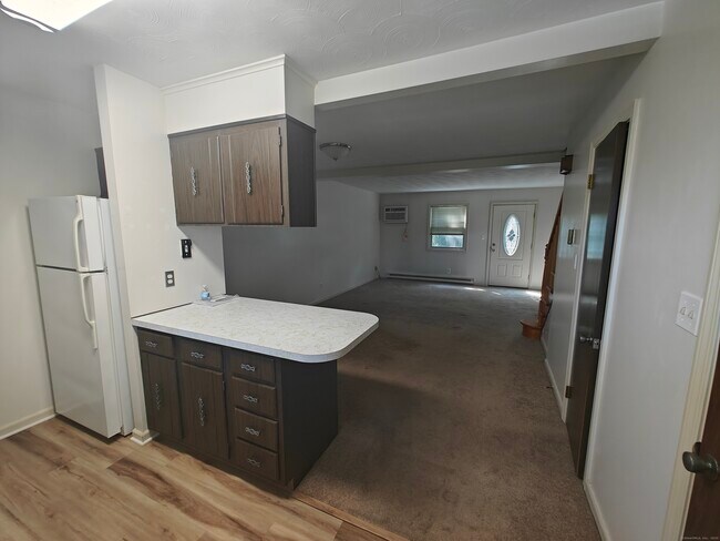 Building Photo - 18 Broadview Hts
