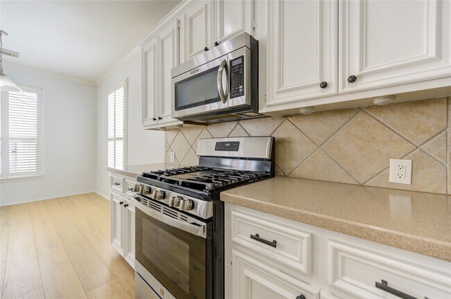 Building Photo - 4426 Desert Cliff Ct
