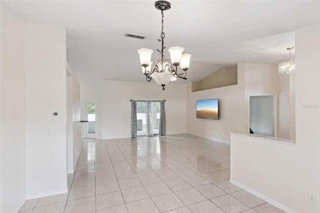 Building Photo - 7370 SW 129th Ln