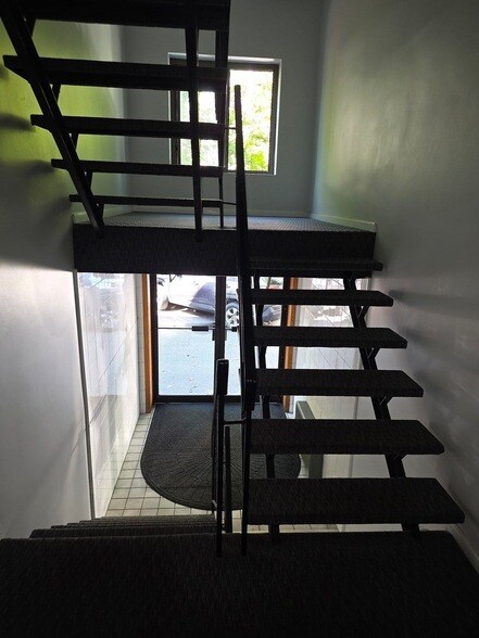 Building Photo - 10 Coffey St