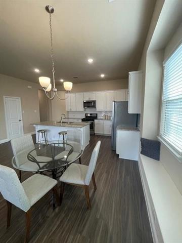 Building Photo - 569 Spruce Trail