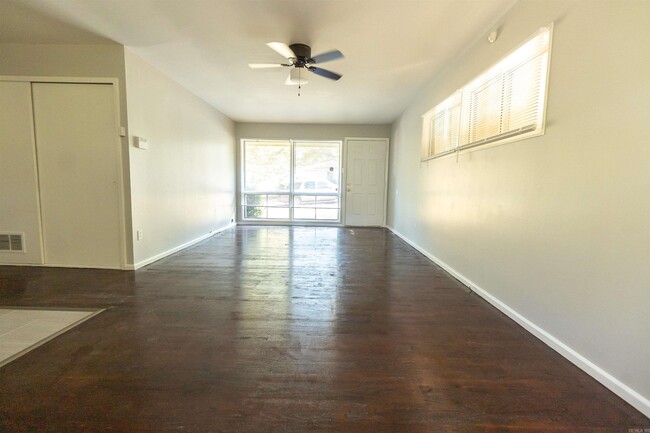 Building Photo - 26 Greenway Dr