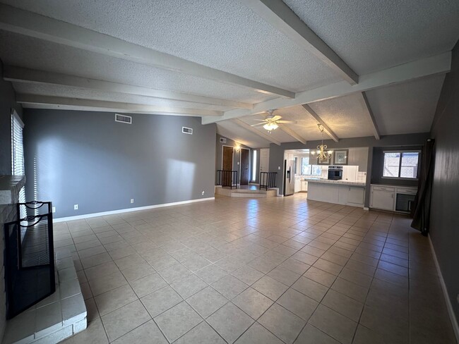 Building Photo - NW Visalia Home Coming Soon!