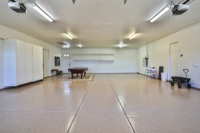 Building Photo - 39520 Colleen Way