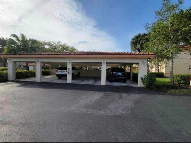 Car Portal - 6655 Huntington Lakes Cir
