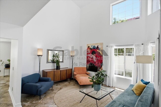 Building Photo - 26848 Hummingbird Cir