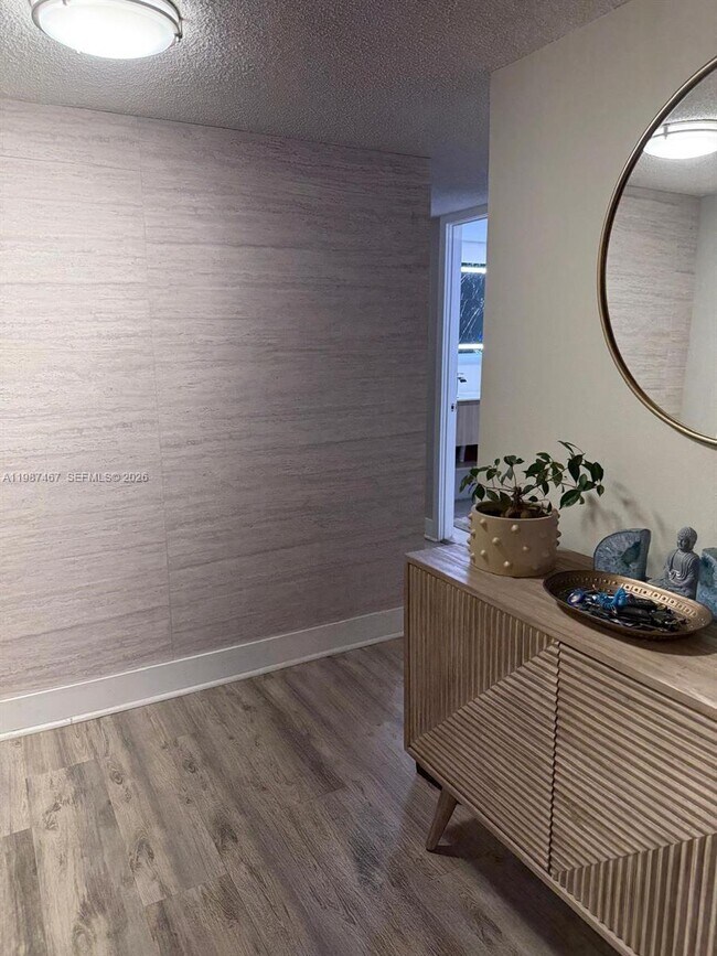 Building Photo - 18061 Biscayne Blvd