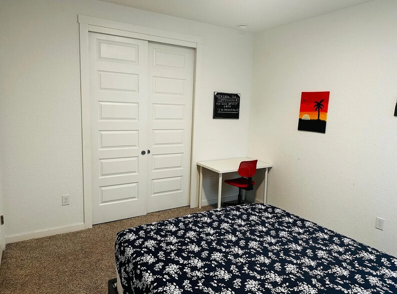 Building Photo - 2332 Bravo Pass