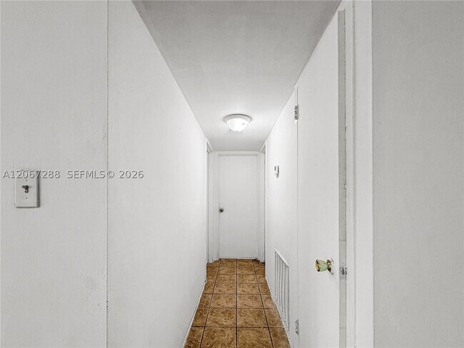 Building Photo - 1800 Sans Souci Blvd