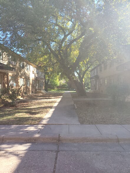 Building Photo - 715 N Buffum St