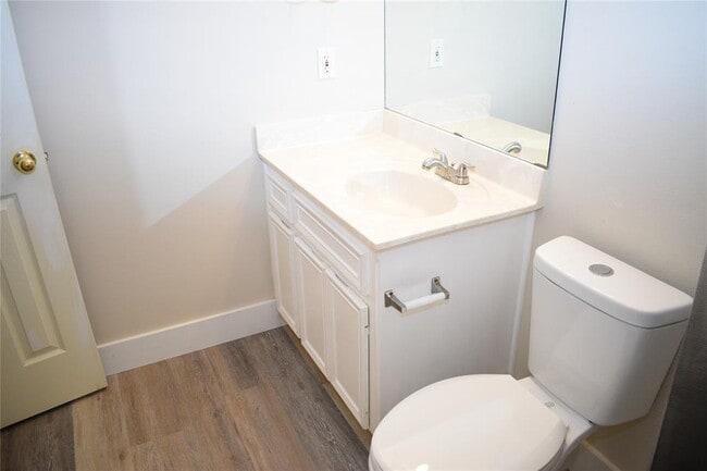 Building Photo - 3810 Newland Dr