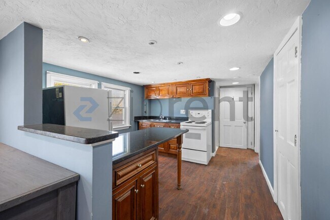 Building Photo - Unit 3F