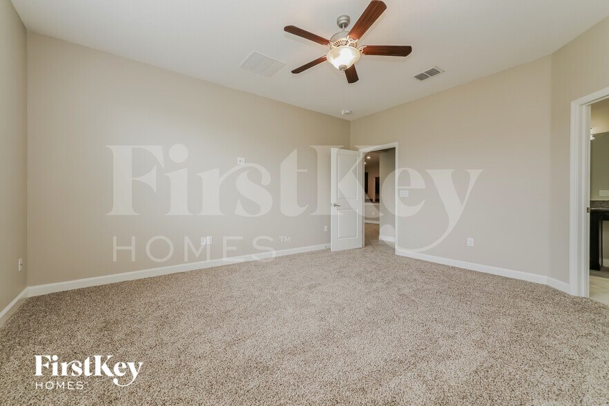 Building Photo - 9901 Victory Gallop Loop