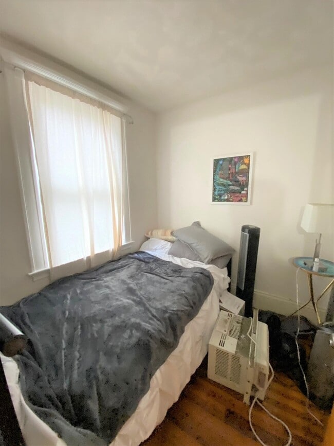 Building Photo - 9 Everett St