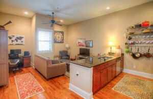 Building Photo - 208-208 Broad St