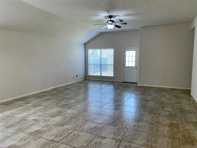Building Photo - 14014 Magnus Ln