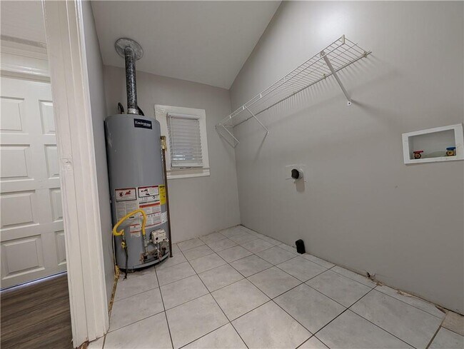 Building Photo - 1716 Thompson Ave