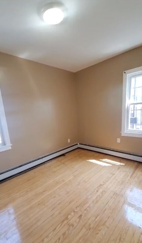 Building Photo - 5-36 B 72 St