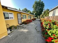 Building Photo - $500 OFF 1ST MONTHS RENT!!! 1 Bedroom 1 Ba...