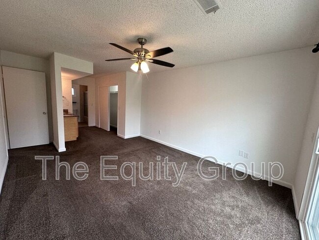 Building Photo - 534 Ash St