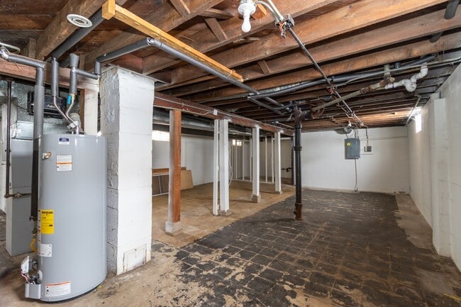 Building Photo - 2319 Hecker Ave