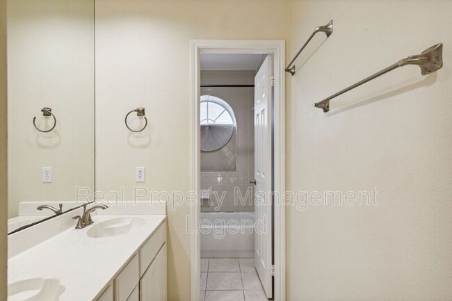 Building Photo - 6223 Bentwood Trail