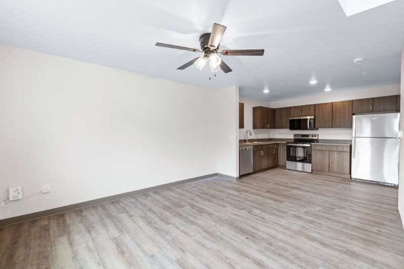 Building Photo - 352 Deschane Ave