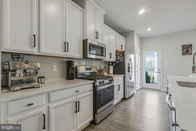 Building Photo - 3760 Charterhouse Alley