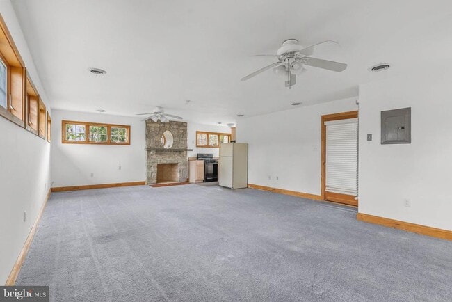 Building Photo - 217 N Providence Rd