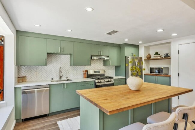 Building Photo - 35617 McCarty Common