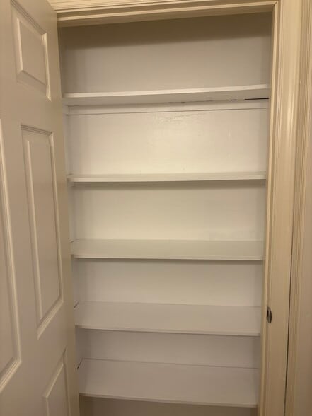 Building Photo - 497 Witney Ct