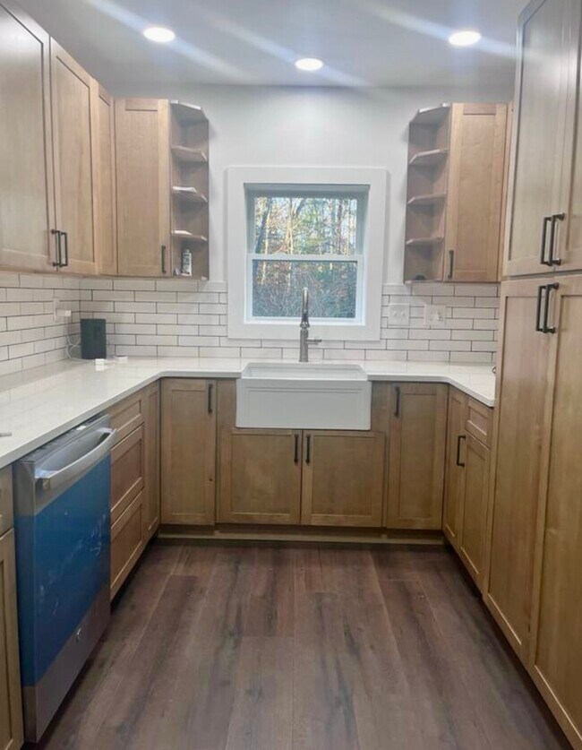 Building Photo - 57 Central St