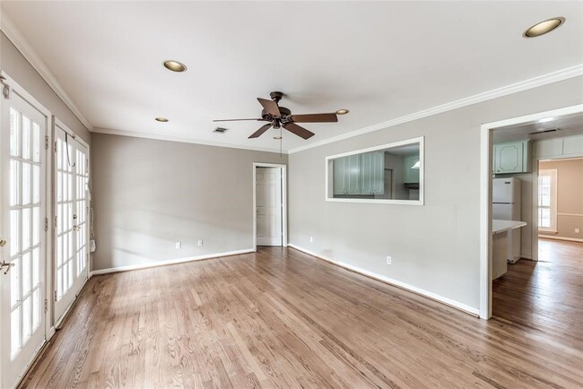 Building Photo - 5537 Lincrest Ln