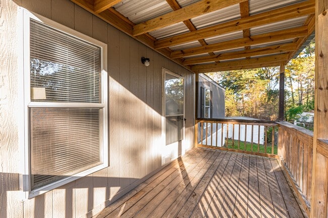 Building Photo - 13154 S Lee Shore Dr