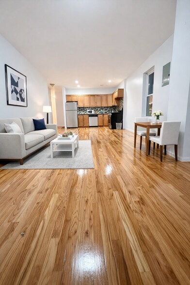 Building Photo - 2408 Beverley Rd