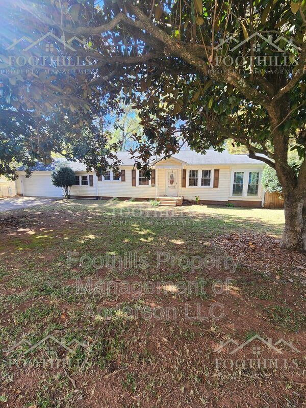 Building Photo - 1917 Inman Dr