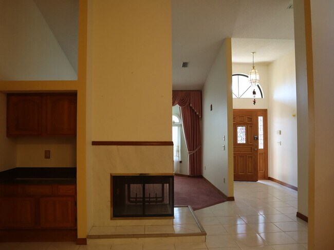 Building Photo - Beautiful Brick Home in Crystal Lakes Estate Call Carole Arcaro 386-216-4900 Deltona Lakes Realty