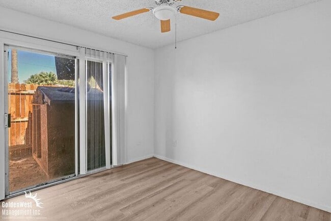 Building Photo - Cozy 2Bdm 1Ba Townhome in Great Location