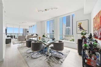 Building Photo - 601 NE 27th St