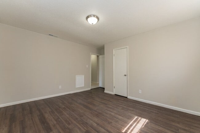 Building Photo - Hot Listing in Athens – 4 Beds, Granite Counters & More!