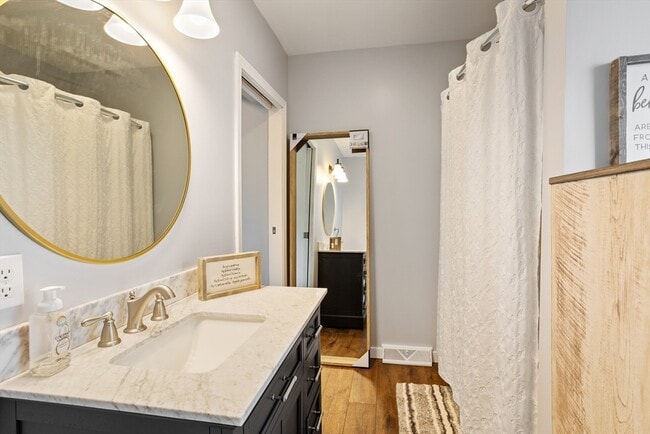 Building Photo - 13 Prospect St