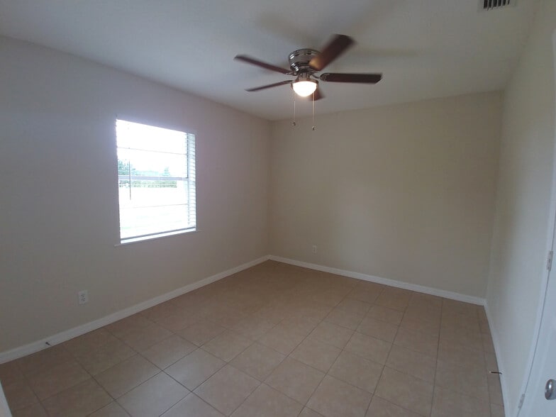 Bedroom 1 - 4458 County Road 472