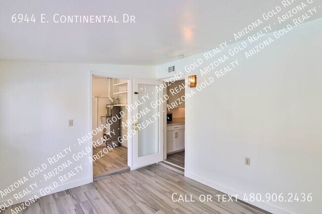 Building Photo - 6944 E Continental Dr