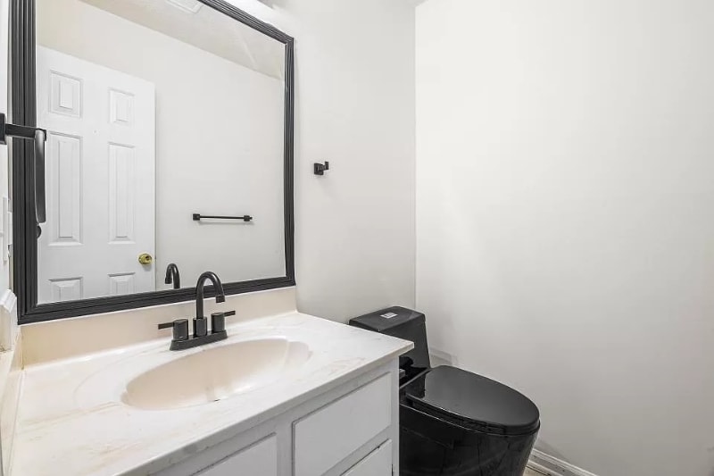 Building Photo - 1019 Green Valley Dr NW