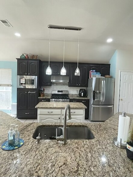 Building Photo - 5474 Golfside Dr